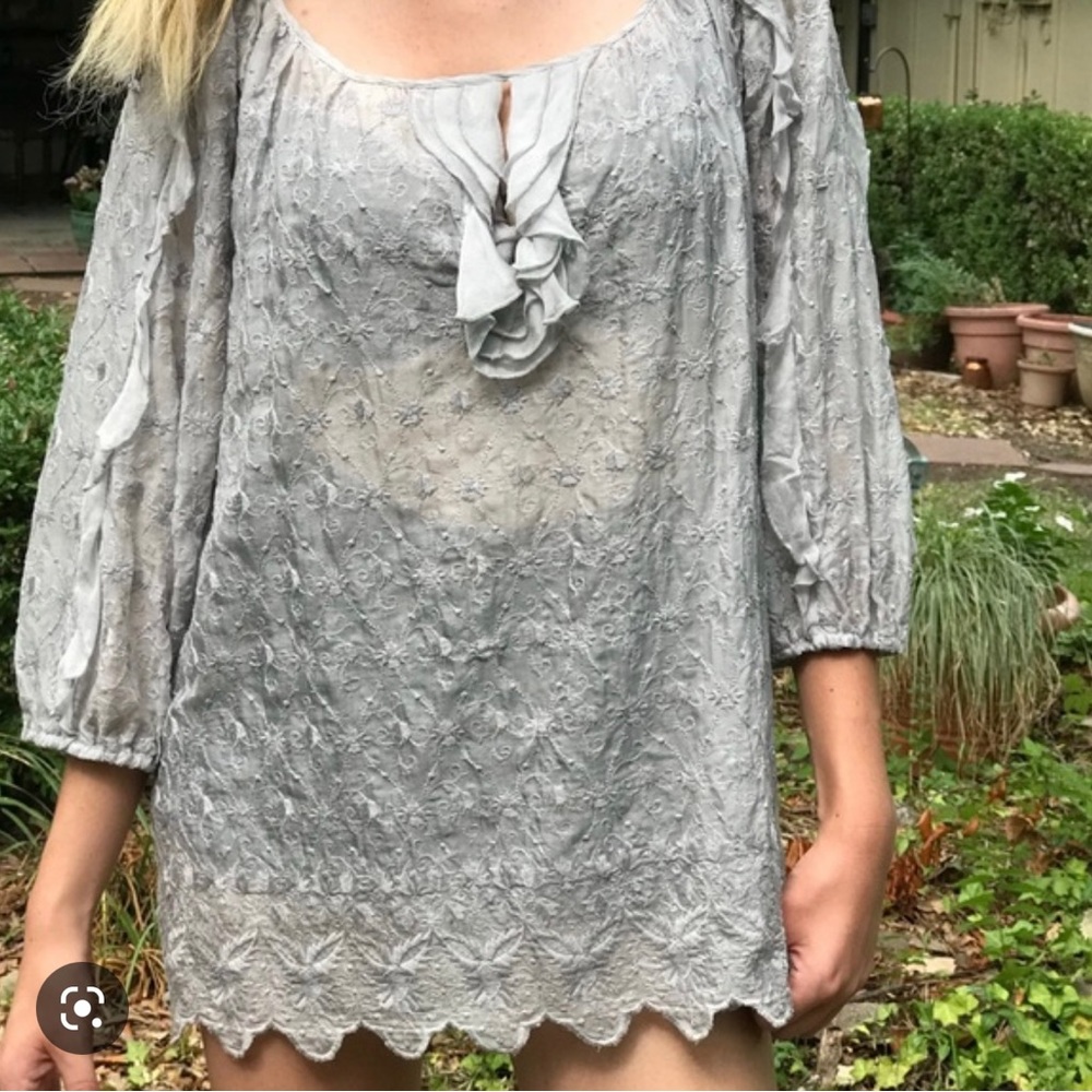 #756 Sundance grey silk embroidered ruffle blouse size medium